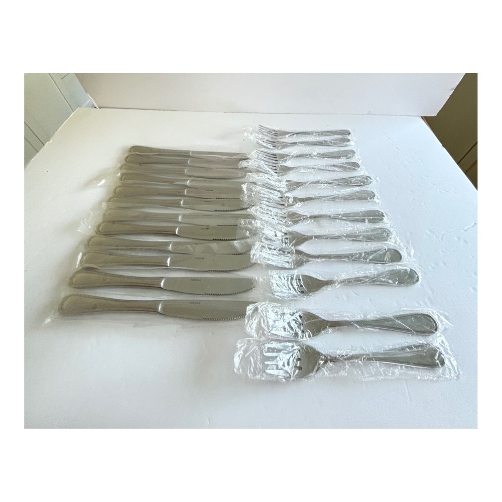 Oneida New Rim Flatware Lot 24pc 18/10 Stainless 12 Knives 12 Dinner Forks New